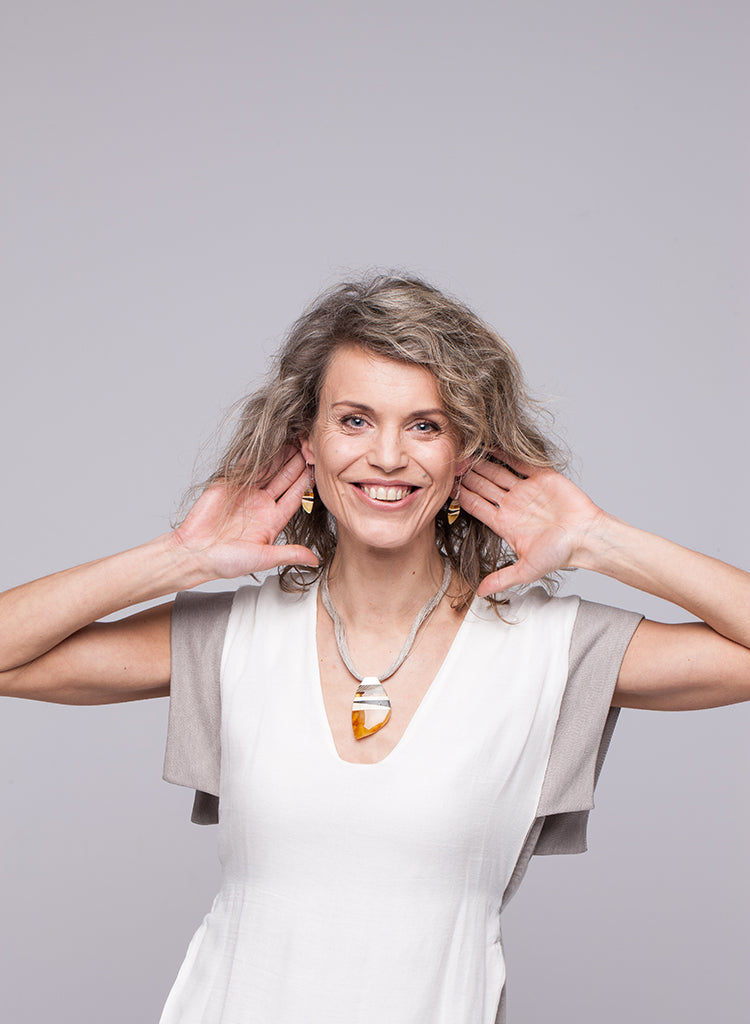 AMBER NECKLACE & EARRING  - FOR A DECIDEDLY UNIQUE STYLE